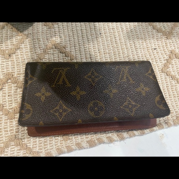 Louis Vuitton Checkbook wallet - Picture 2 of 4